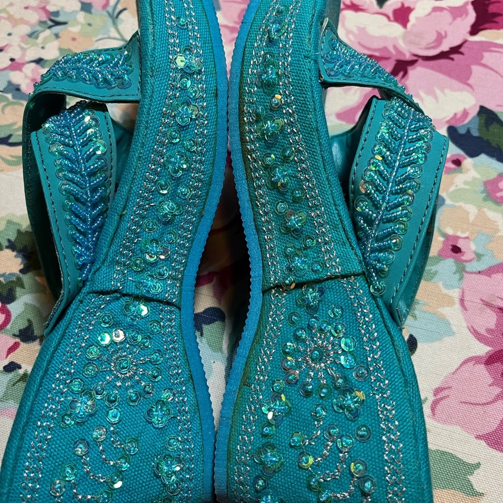 VTG:turquoise Beaded crisscross wedges Step-